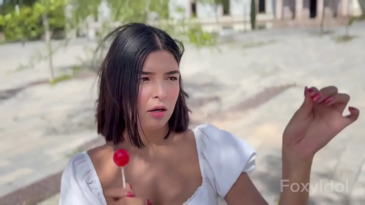 FoxyIdol Rides A Dick In The Backseat - ePornLeak