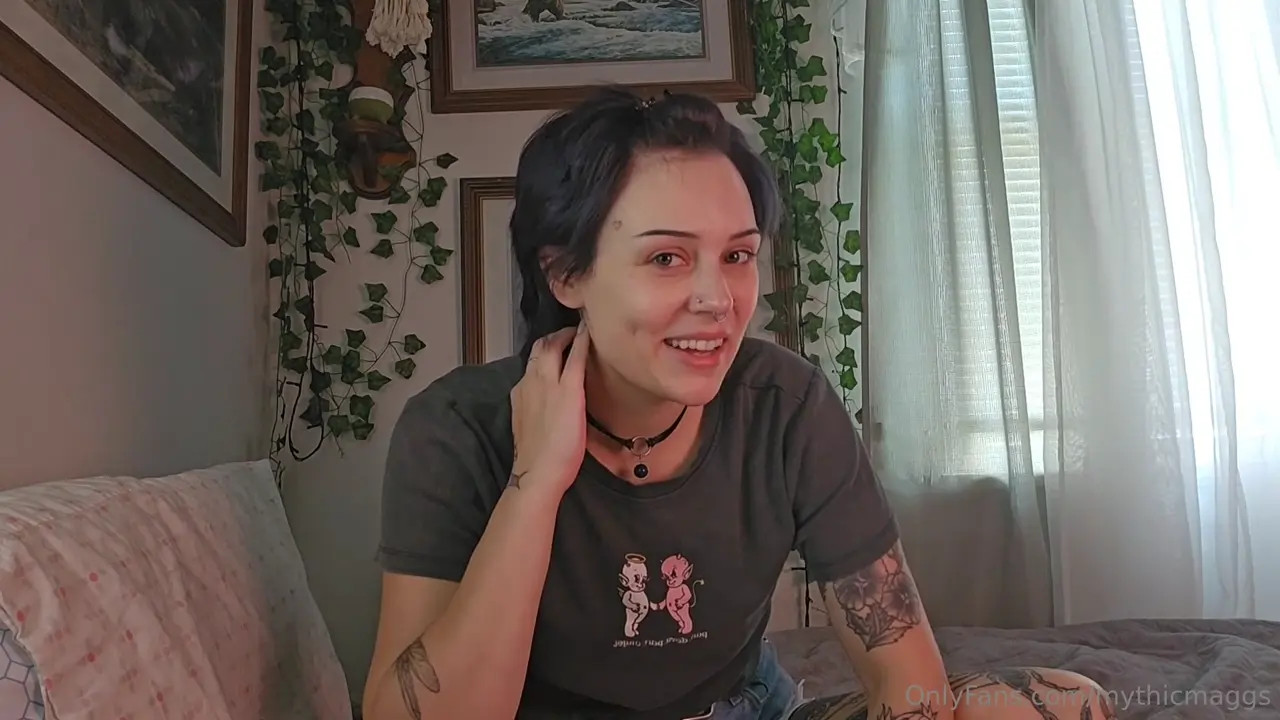Mythicmaggie Licks Her Feet And Masturbates