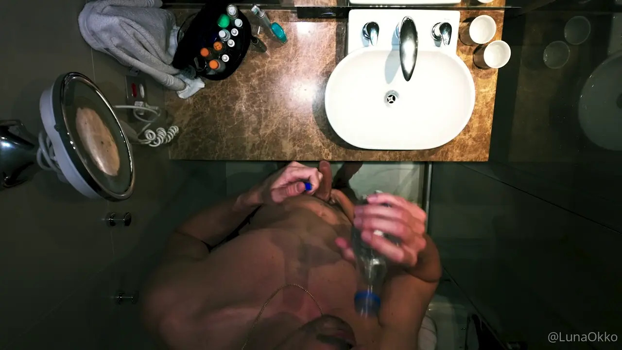 Luna Okko Gets Her Pussy Railed On The Sink