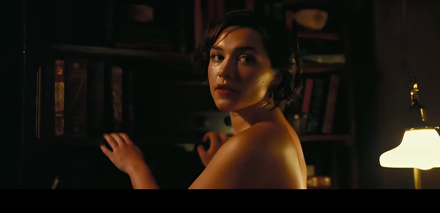 Florence Pugh  Confronts With Her Tits Out
