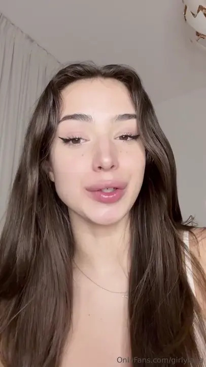 Girlylana Goes From Studying To Masturbation
