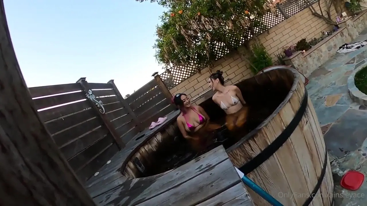 Jasmine Teaa And AinsleyAce Share A Dick