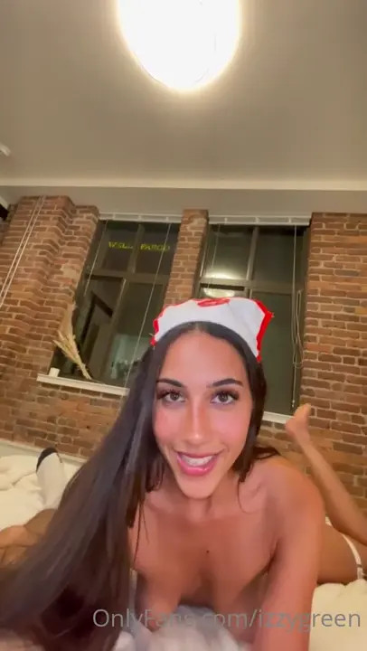 Nurse Izzy Green Gives A Blowjob Therapy