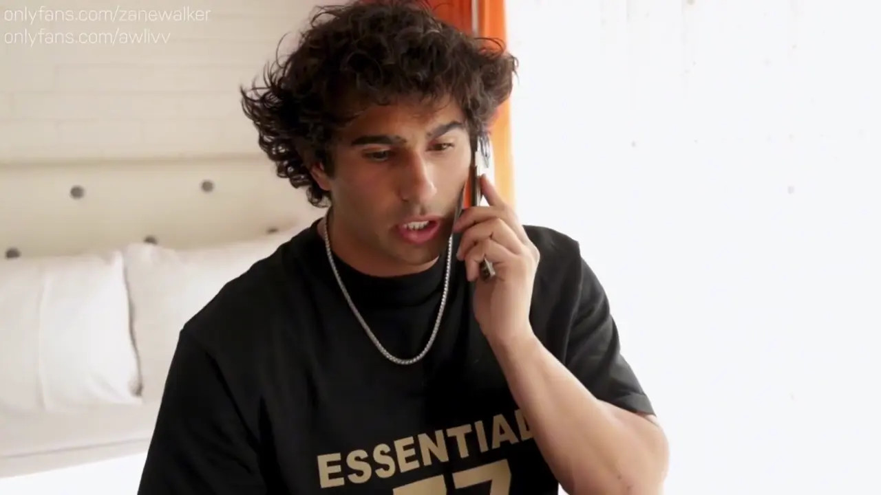 Awlivv Moans As She’s Taken In A Hotel Room