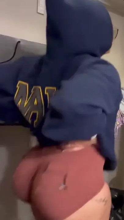 Mtvkay18 Moves Her Booty Back And Forth - ePornLeak