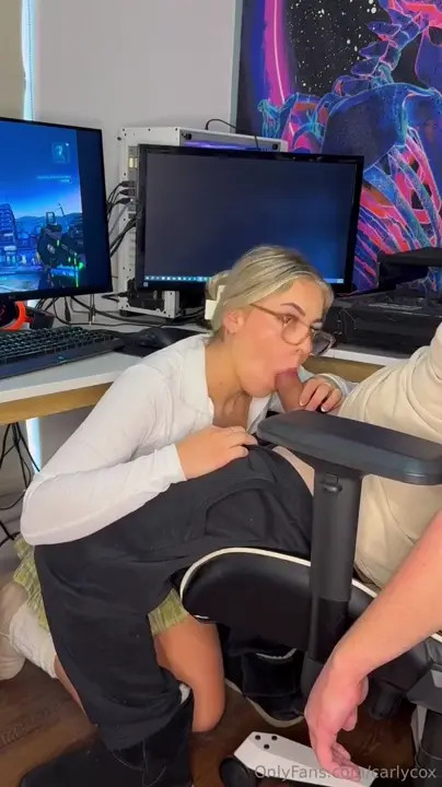 Soley.Urs Gets Creampied By Her Gamer BF