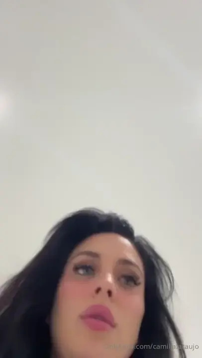 Camilla Araujo Gets Wild In Solo Play