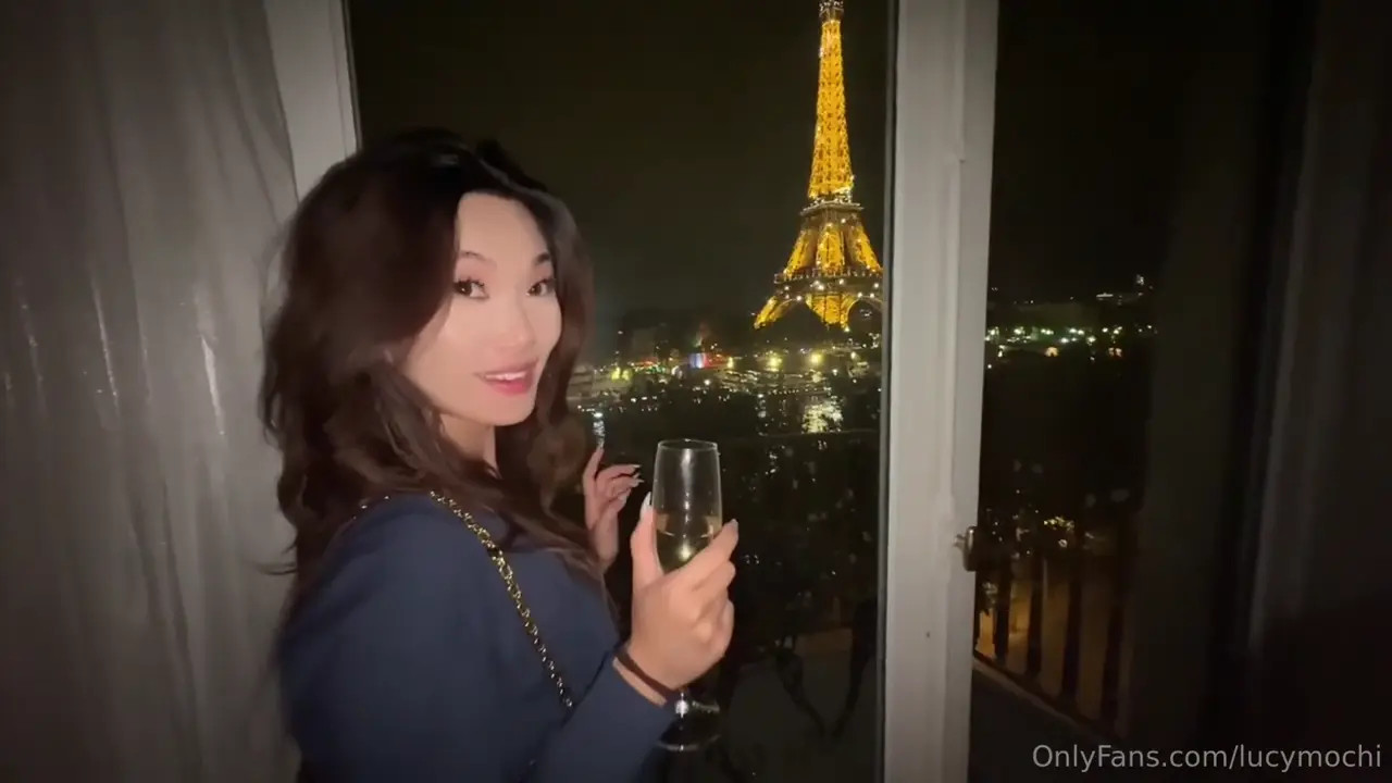 Lucy Mochi Gets Her Ass Fucked In Paris