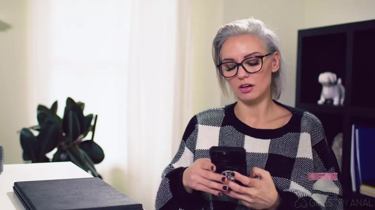 ScarlettSageX, Kenzie Taylor & Kimmy Kimm's Lesbian Threesome - ePornLeak