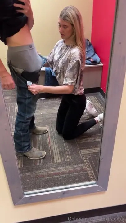 Lexiraexxx Sneaks A BJ In The Dressing Room