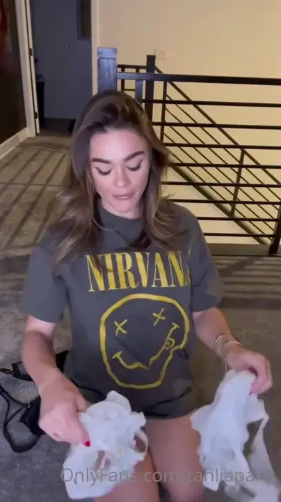 Tahlia Paris Teases And Tries New Lingerie