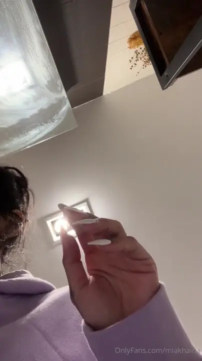 Mia Khalifa Morning Strip Tease Video Leaked