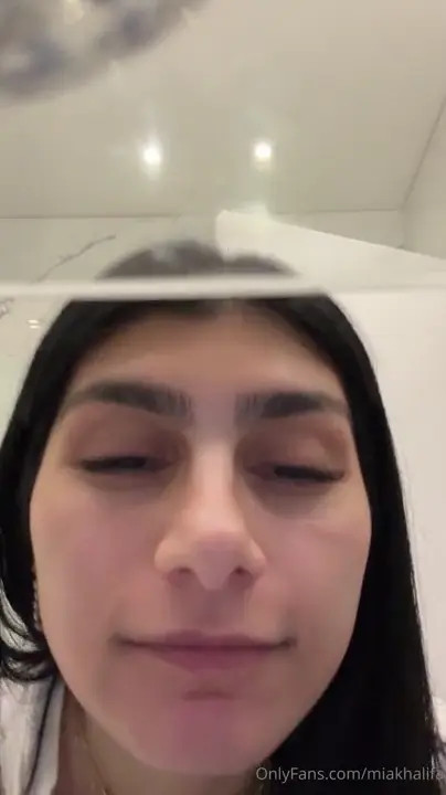 Mia Khalifa Reading Book Video Leaked