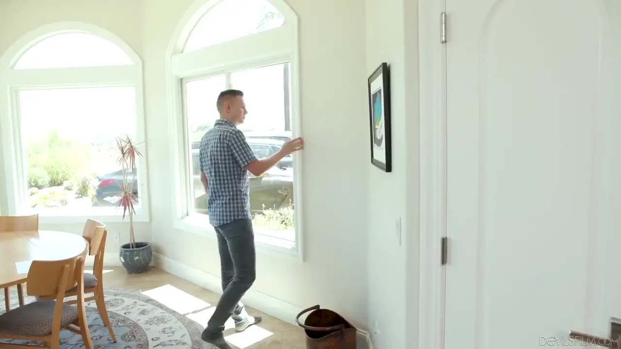 Alex Mack Fills Chantal Danielle's Wet Pussy