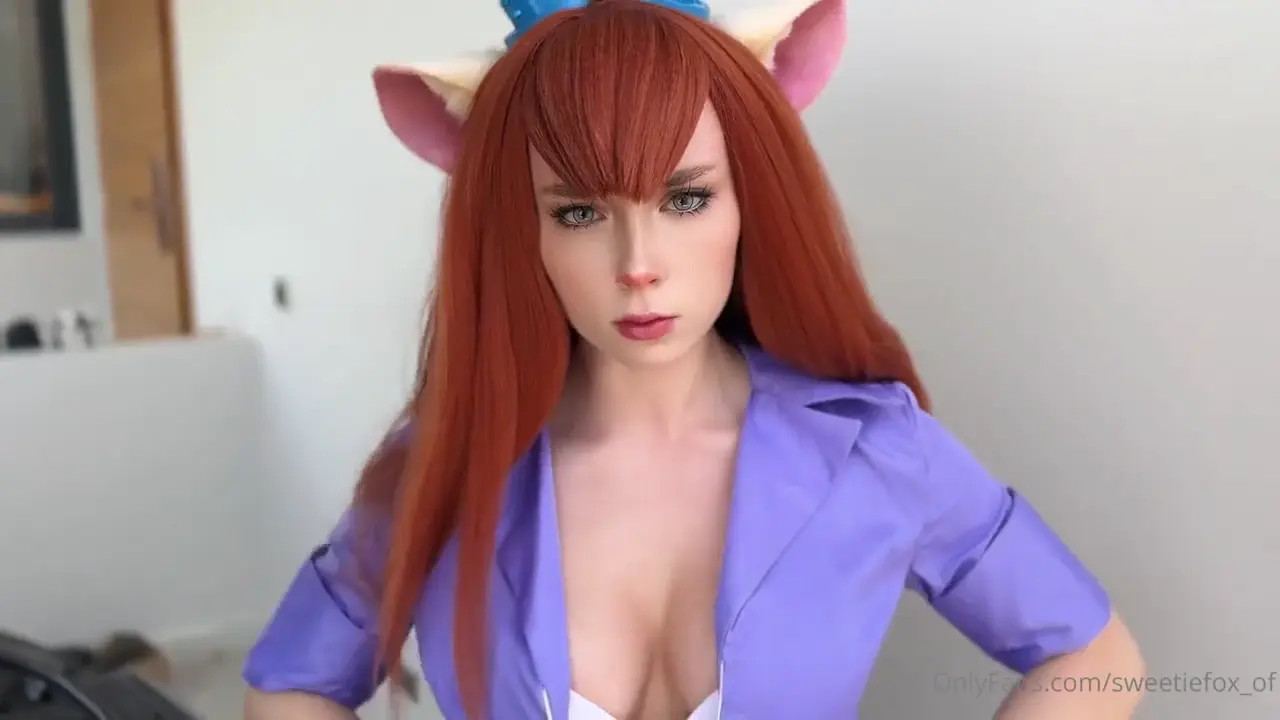 Sweetie Fox Blows & Fucks Her BF's Dick