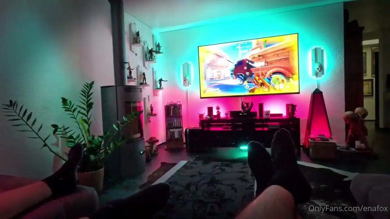 Leah Obscure, Alissa Noir, & Enafox Share Cocks