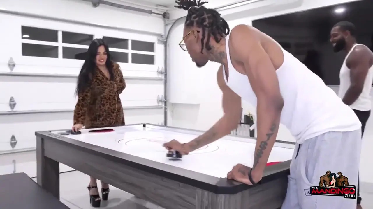 Summer Col Gets A Mandingo Club Experience - ePornLeak