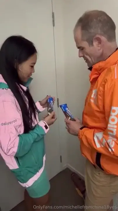 Deliveroo's MichelleFromChina18Yes Rails An Old Man - ePornLeak