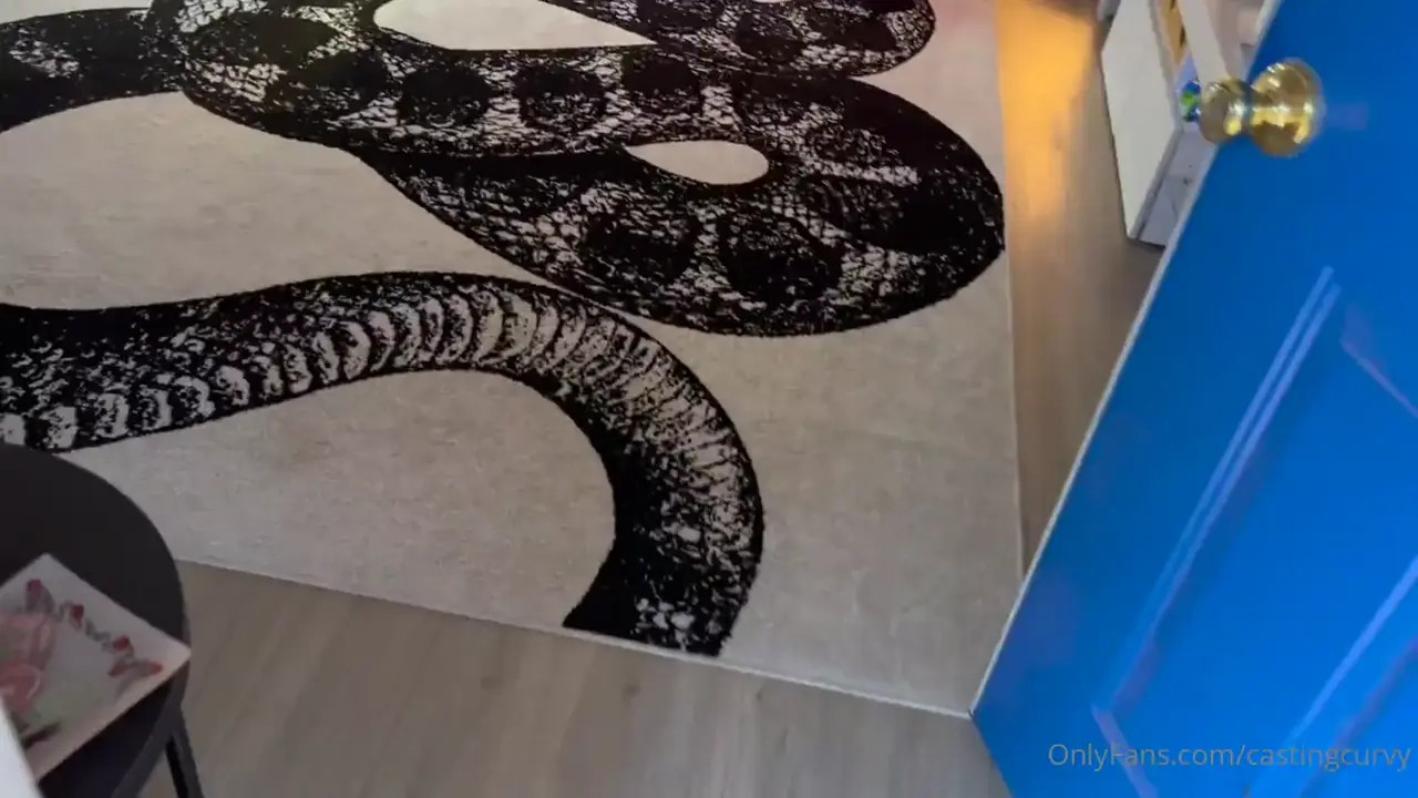 Koochiekachow17 Helps Her Stepbro To Cum