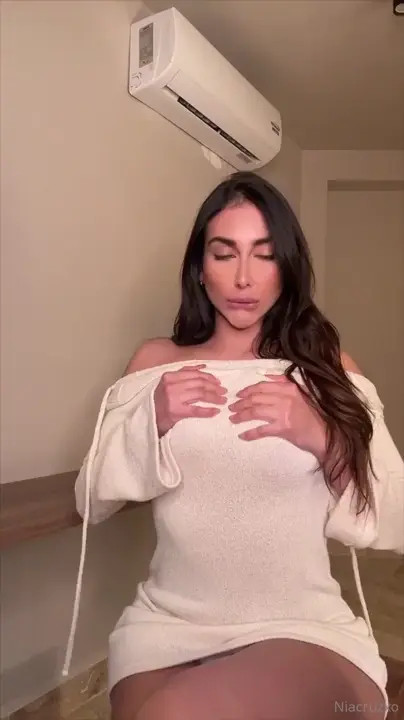 Nia Cruz Sits On Her Thick Dildo