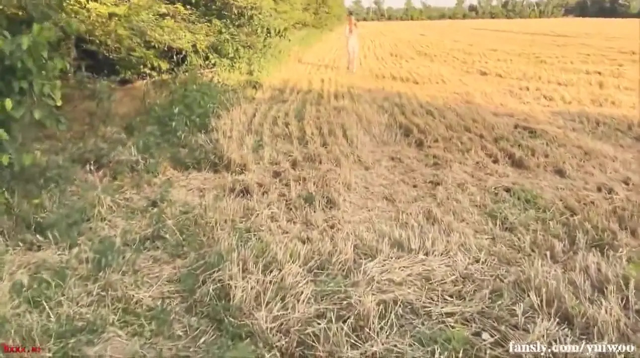 Yuiwoo Takes A Cock For Outdoor Sex