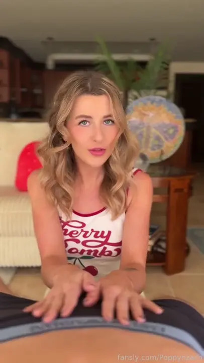 Poppynzach Blows And Bangs Her Boyfriend