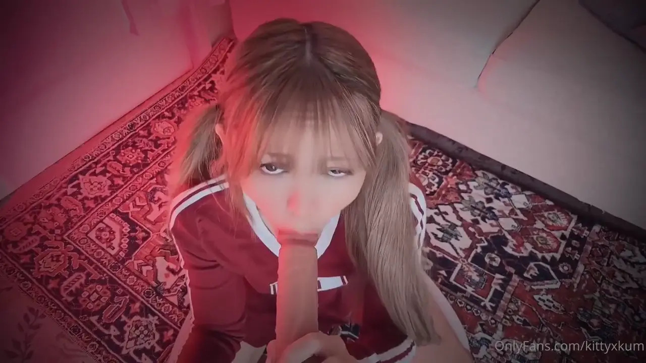 Horny Kitty Kum Fucks Her Dildo