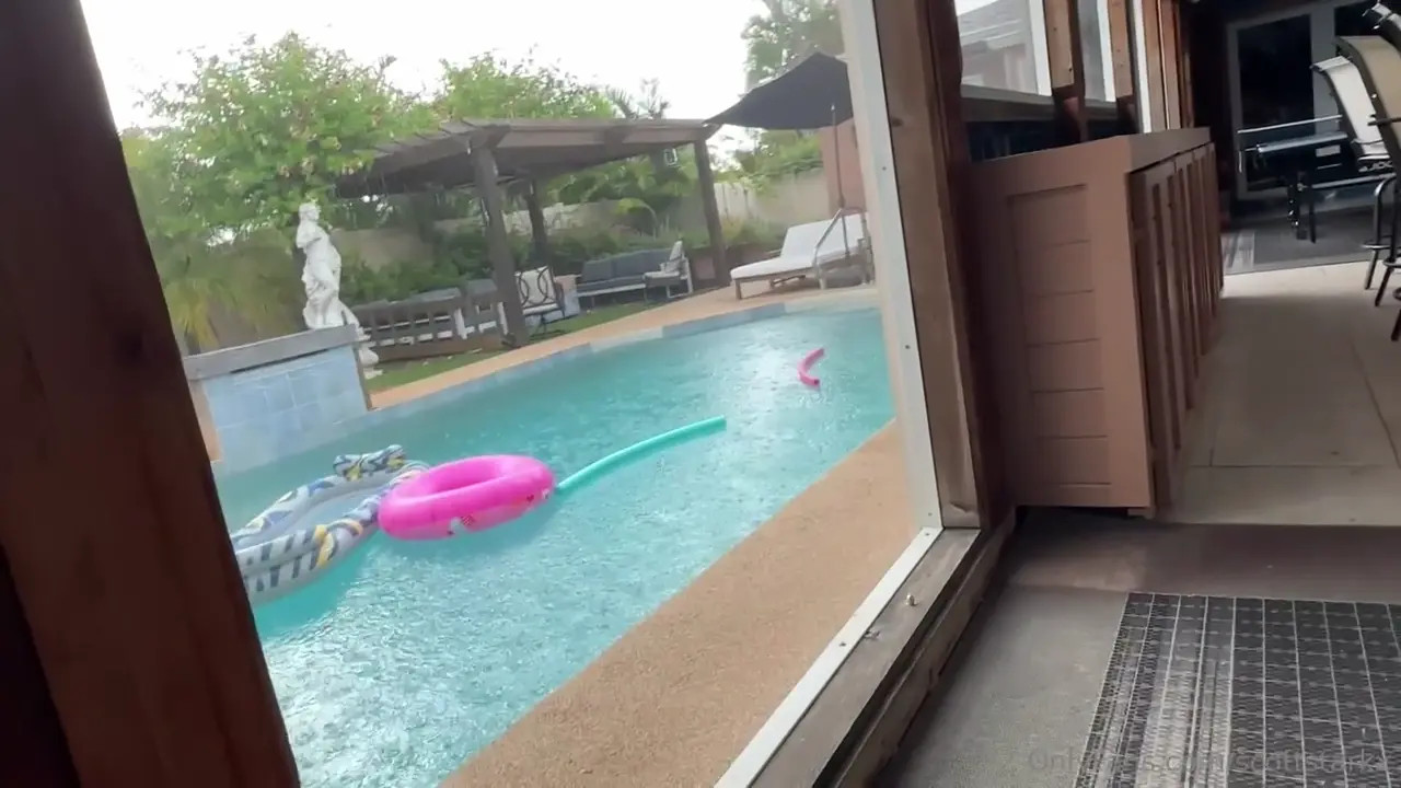 Juniper Ren Receives A Pound From Scott Stark