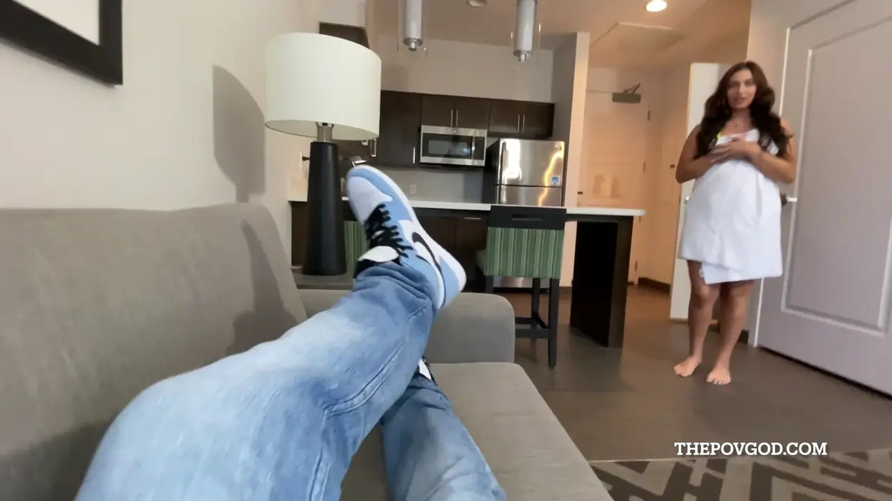 Vivian Taylor Gets Fucked On Vacation By A BBC