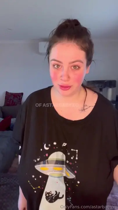 AstarbabyXO Trying On Her New Clothes