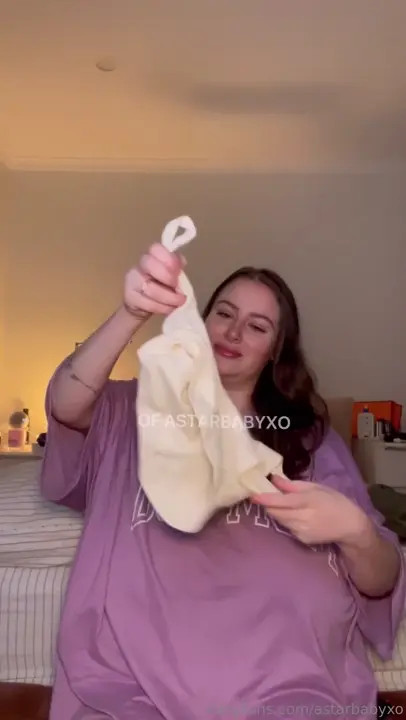 AstarbabyXO Shaking Her Big Tits
