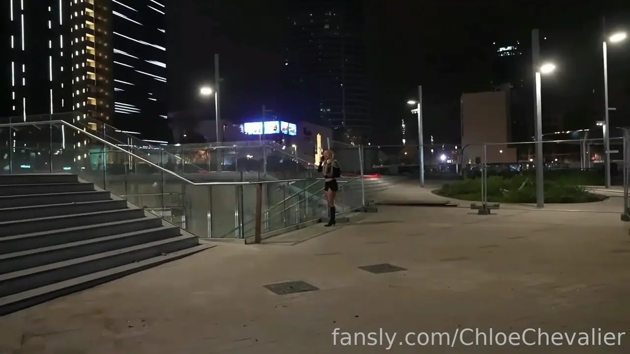 Chloechevalier Fucks Two BBCs In A Hotel