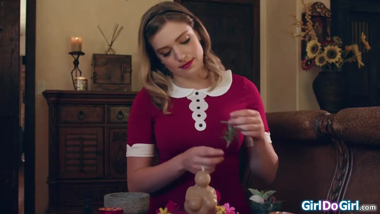 Giselle Palmer Enchants Her Step-Aunts Into Sex