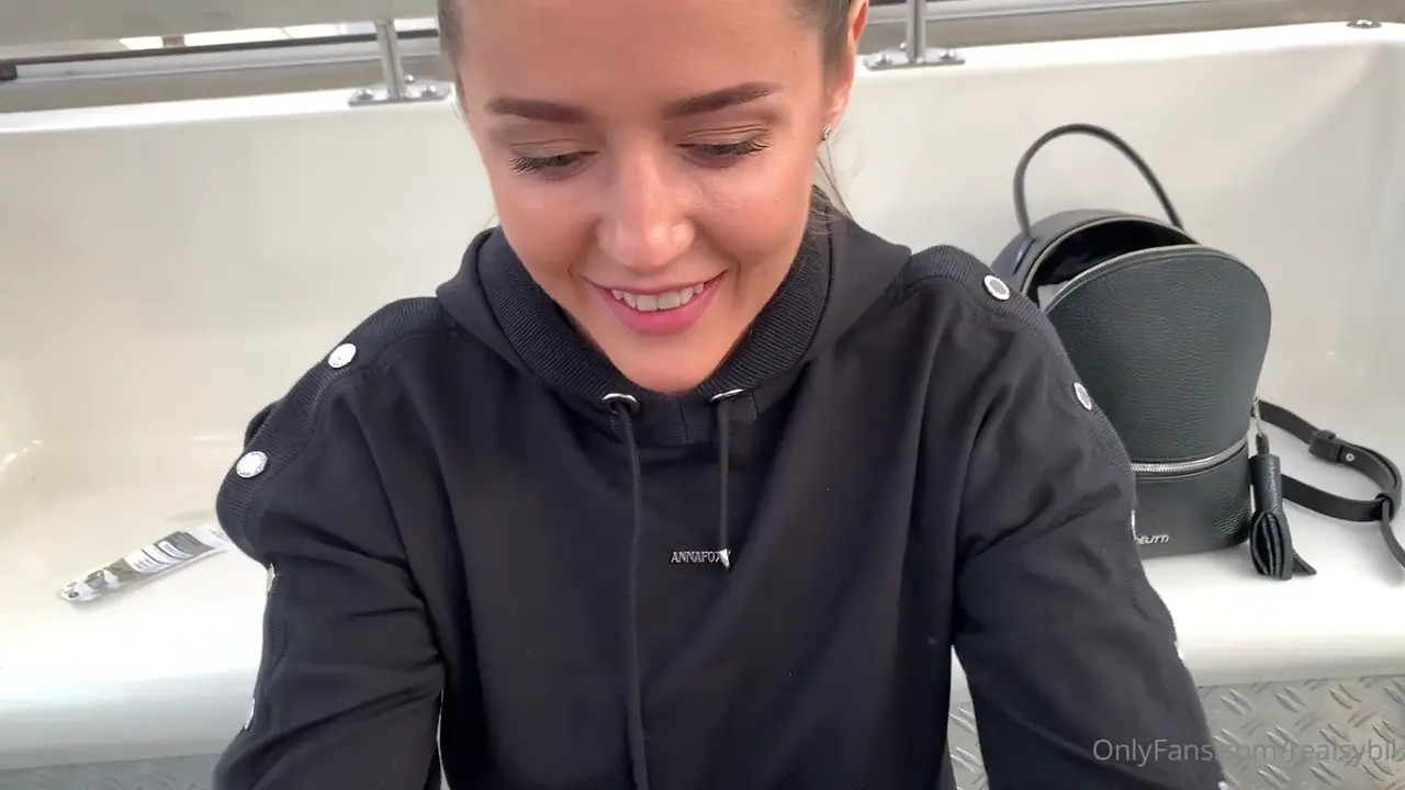 Realsybil's Risky Blowjob At The Budapest Eye