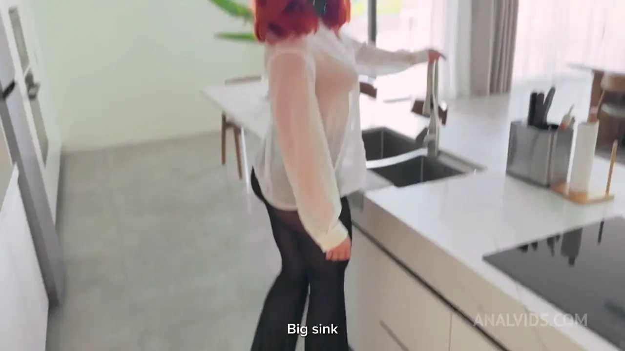 Real Estate Agent Sweetie Fox Takes It In The Ass