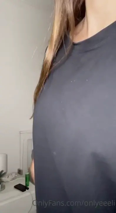 Onlyeeeli Strips Then Uses Vibrator To Cum