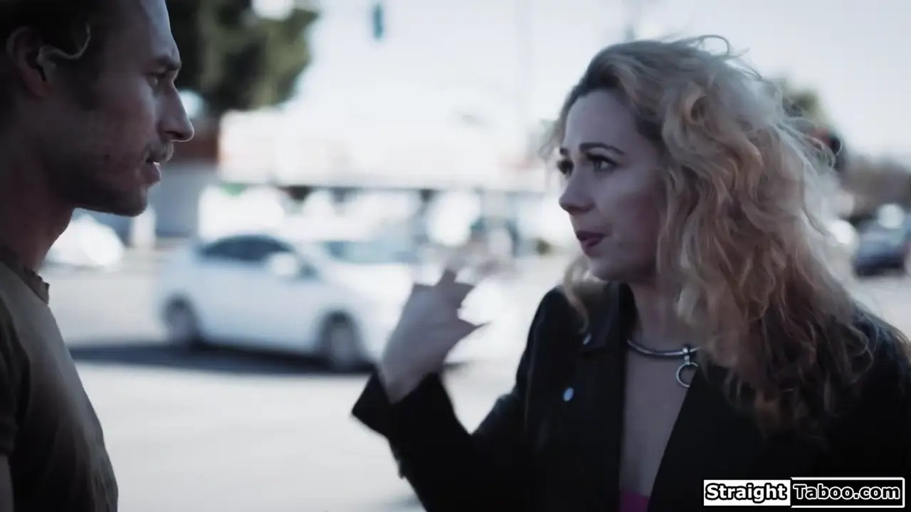 Siouxsie Q Fucks A Stranger For Saving Her