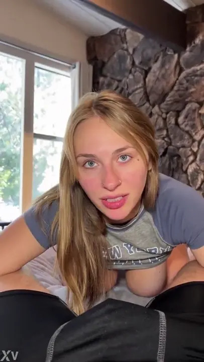 Angel Youngs Gets Her Asshole Stretched
