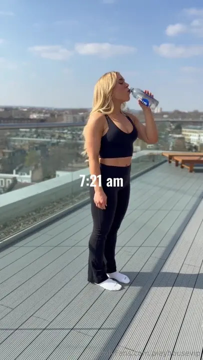 Elle Brooke Gets Railed In The Bathroom