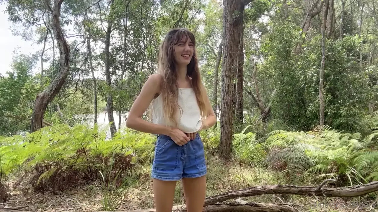 Minsi Outdoors Seduces You In The Forest - ePornLeak