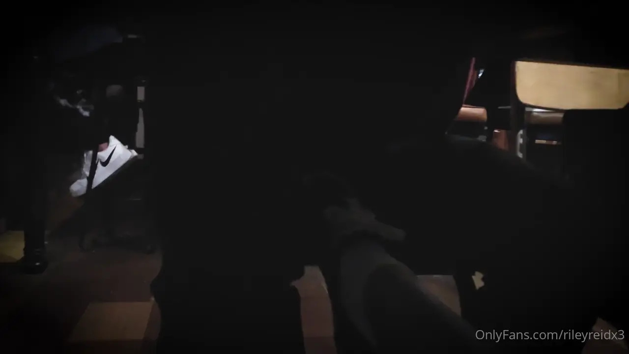 Threesome Fun With Riley Reid & Mia Malkova