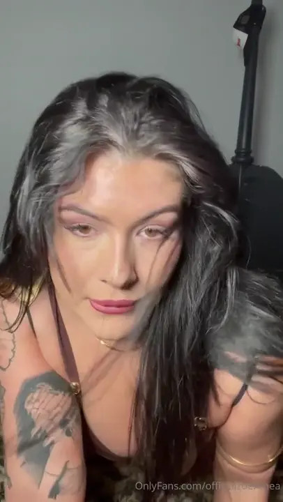 Zoë Renea Rides Her Dildo Intensely