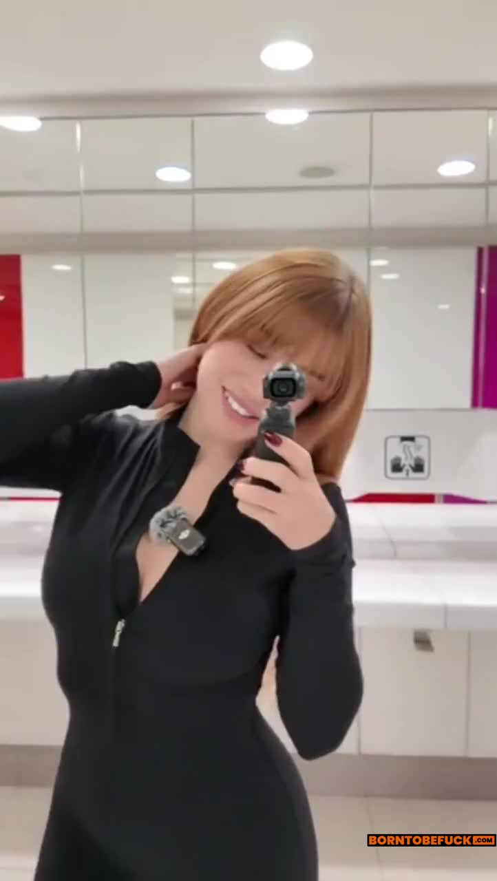 Carla Vyx Nude Airport WC and Fly Airplane Dildo Fuck Video Leaks