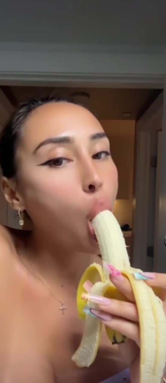 Astrid Nelsia Blowjob Banana Big Ass French Asian Mym Nude Video Leaks