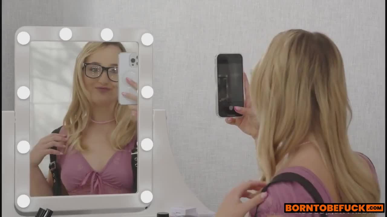 Khloxxx Threesome Sextape with Valentina Lapiedra Porn Video Leaks