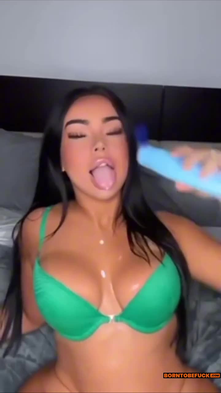 Gabrielle_djr Green Lingerie Caress Masturbation Video Leaks