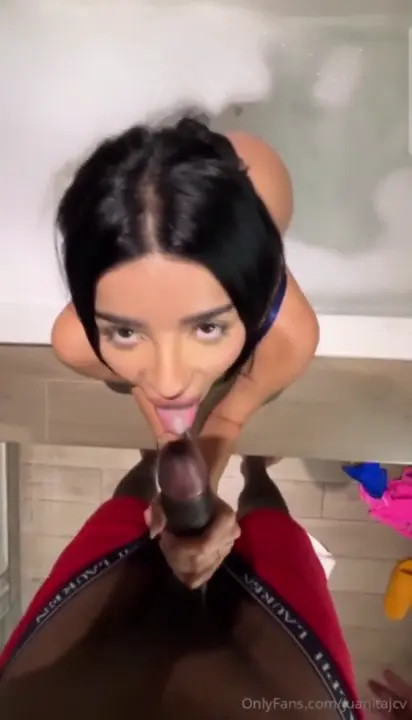 Juanita JCV Sucks A BBC In The Bathtub