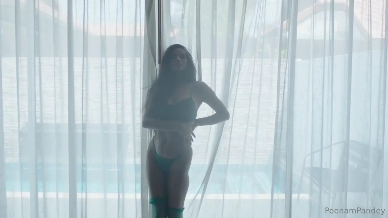 Poonam Pandey #8